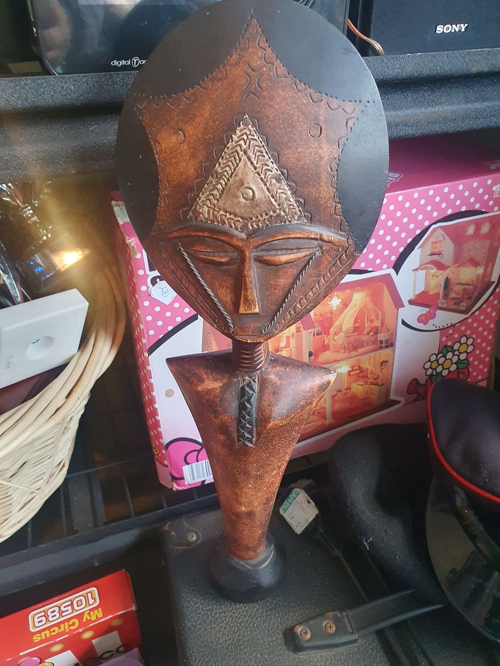 Lot 467: Large African head