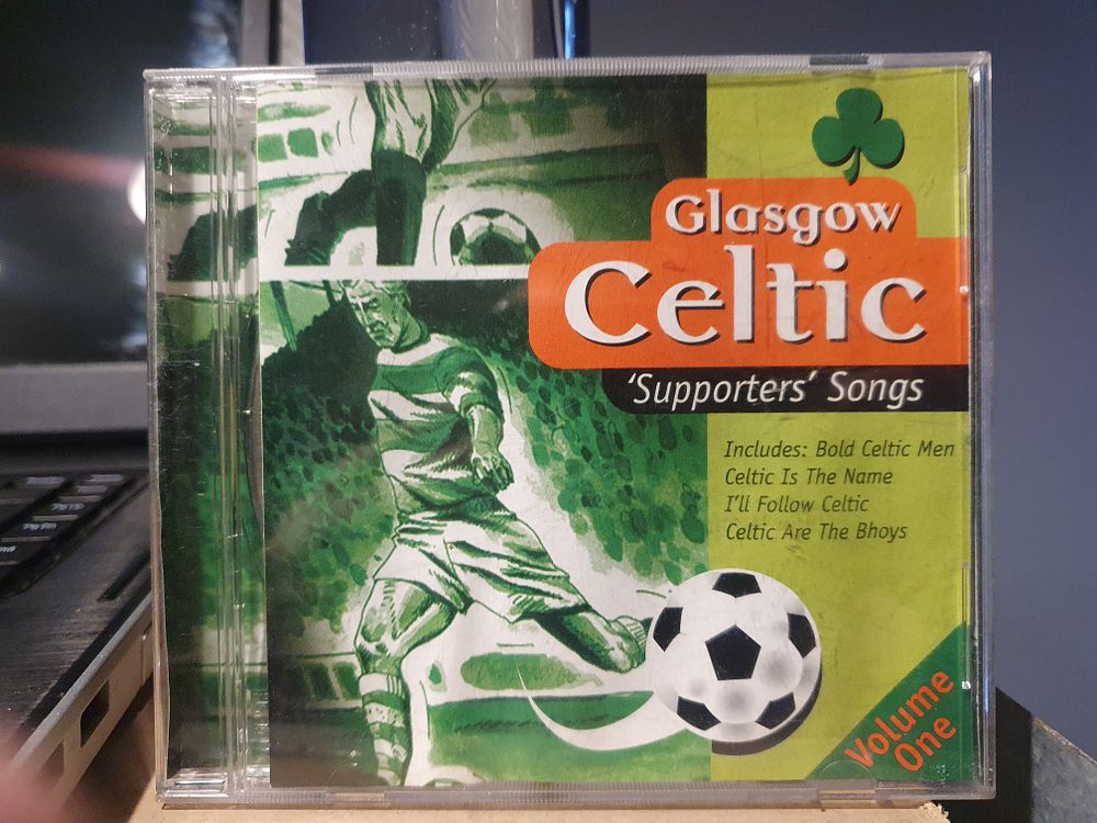 Lot 141: Glasgow celtic supporters songs