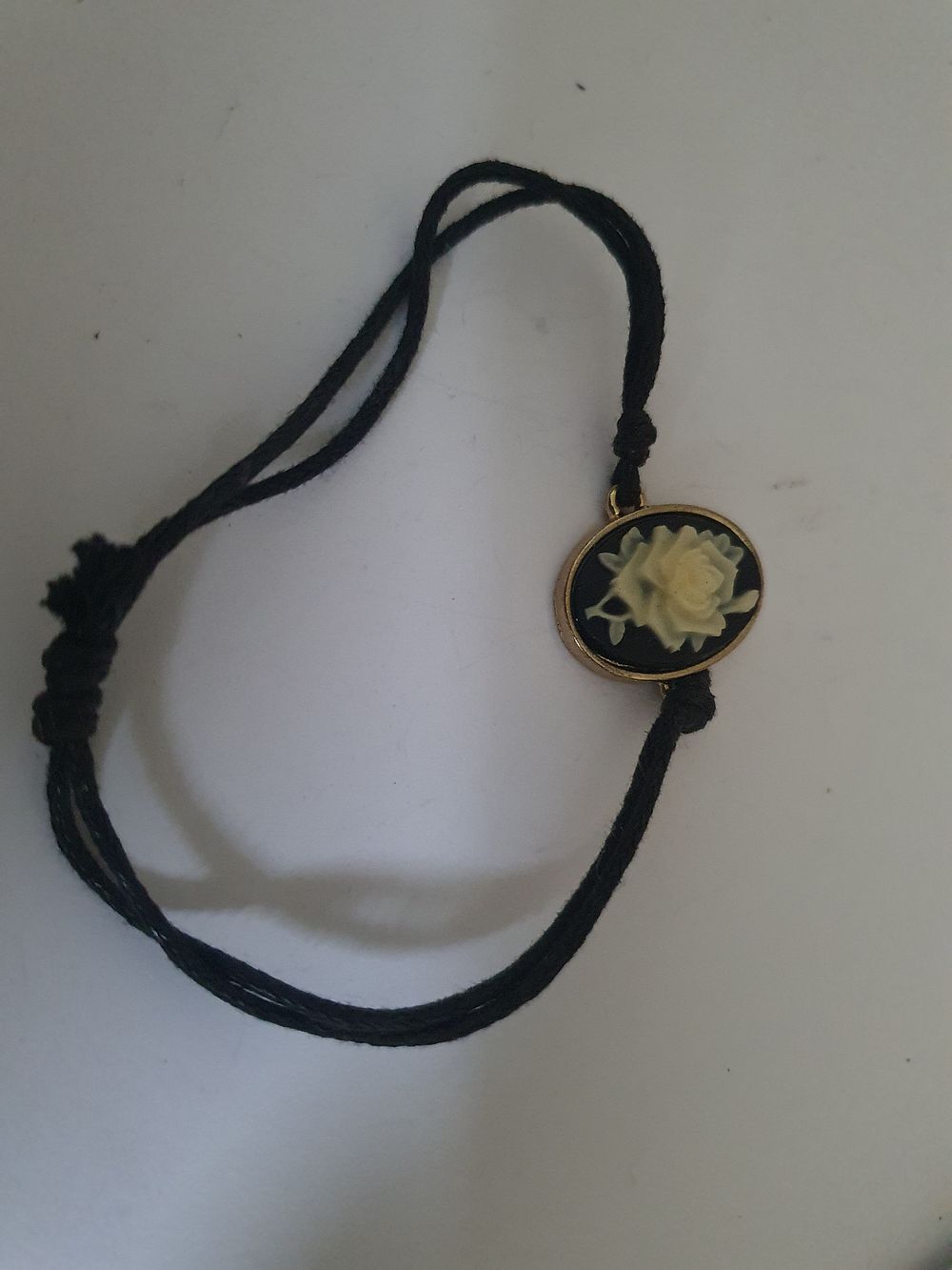 Lot 150: Cameo style bangle