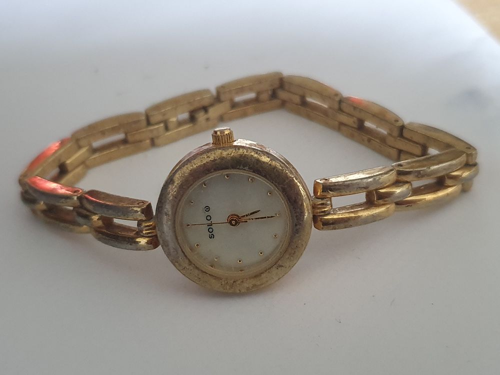 Lot 157: Ladies solo watch