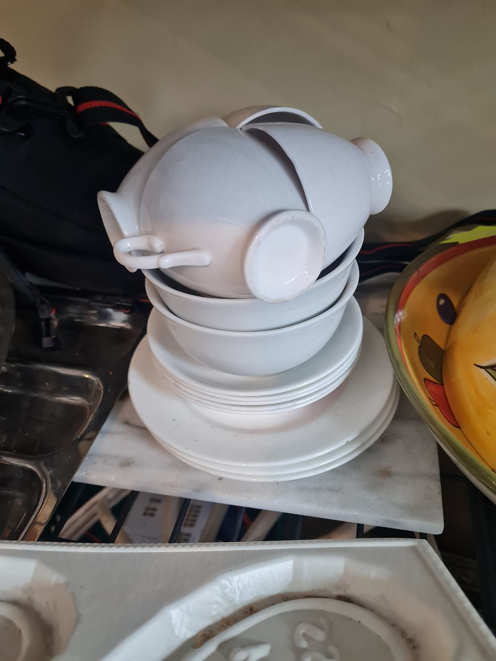 Lot 166: Teaset