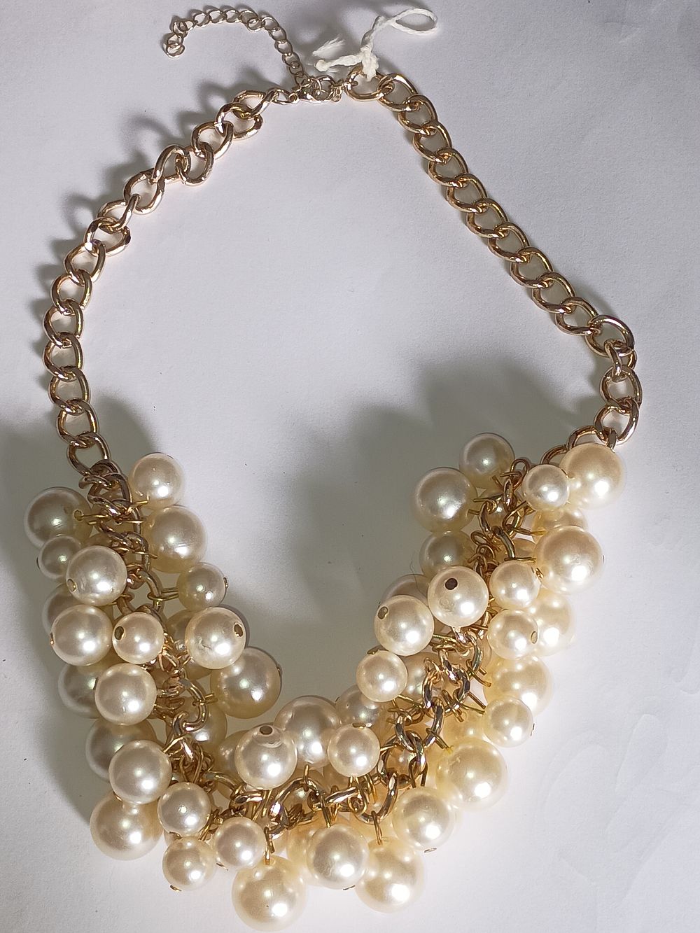 Lot 168: Ladies Pearly Style Beaded Necklace