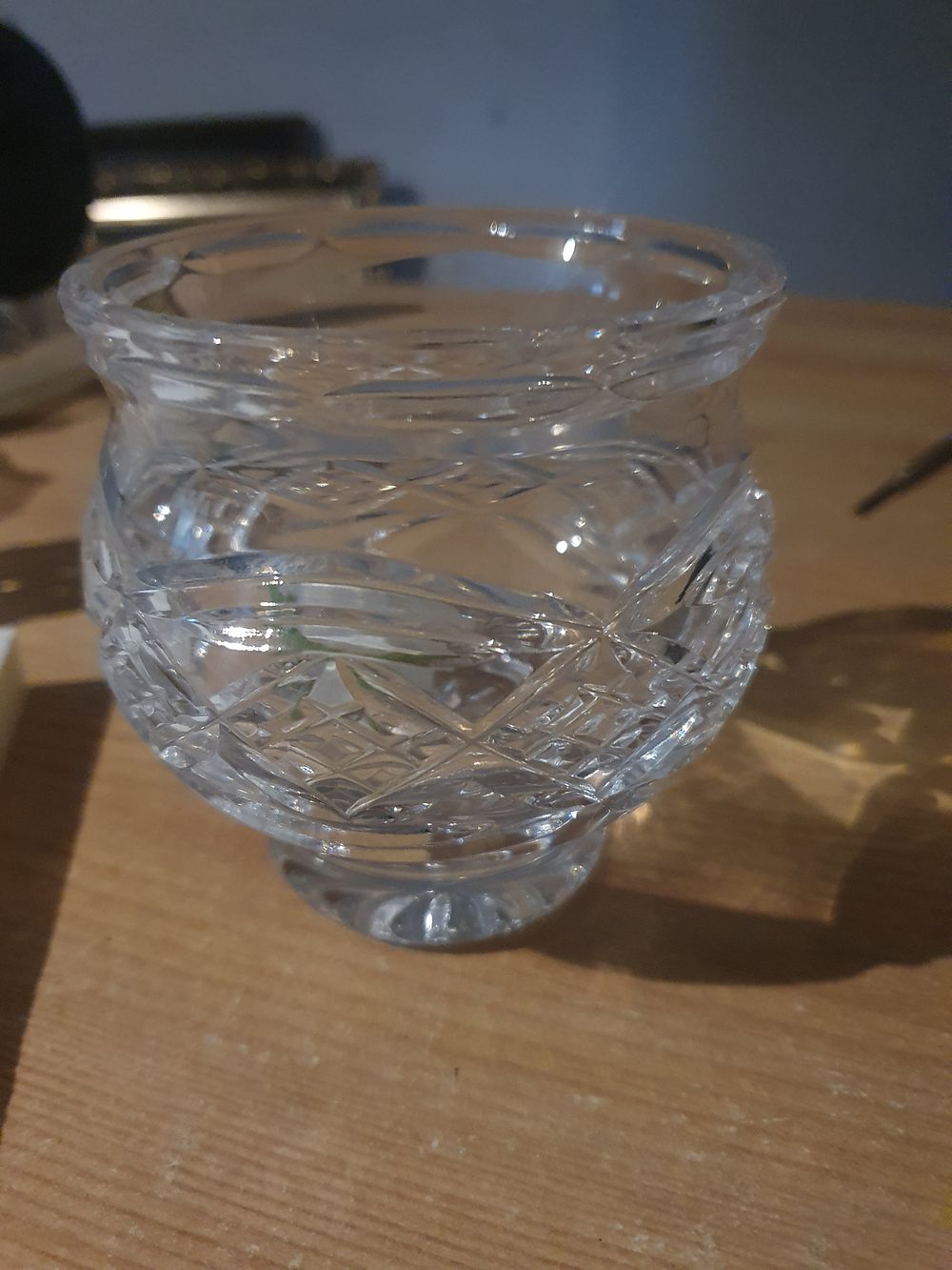 Lot 194: Tyrone Crystal jar