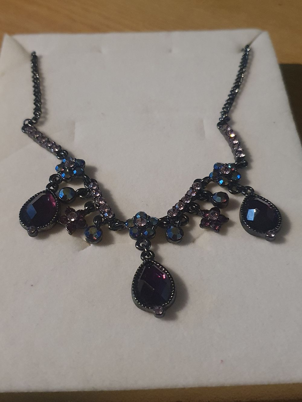 Lot 202: Beautiful diamante colourful chain