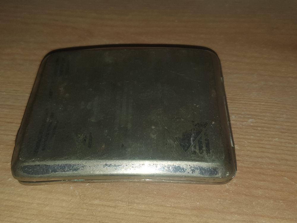 Lot 210: Vintage stamped cigarette case