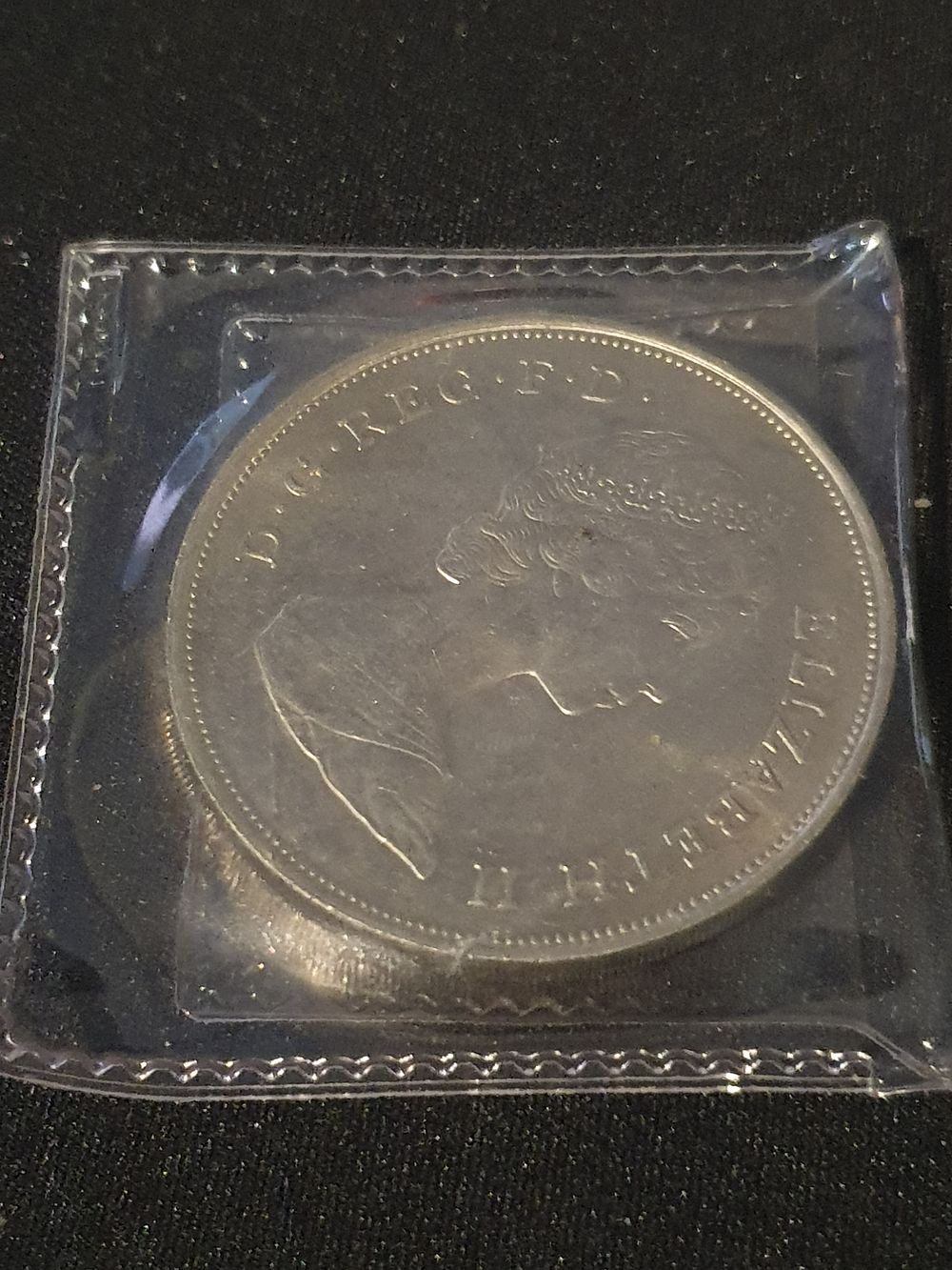 Lot 259: Vintage Royal coi