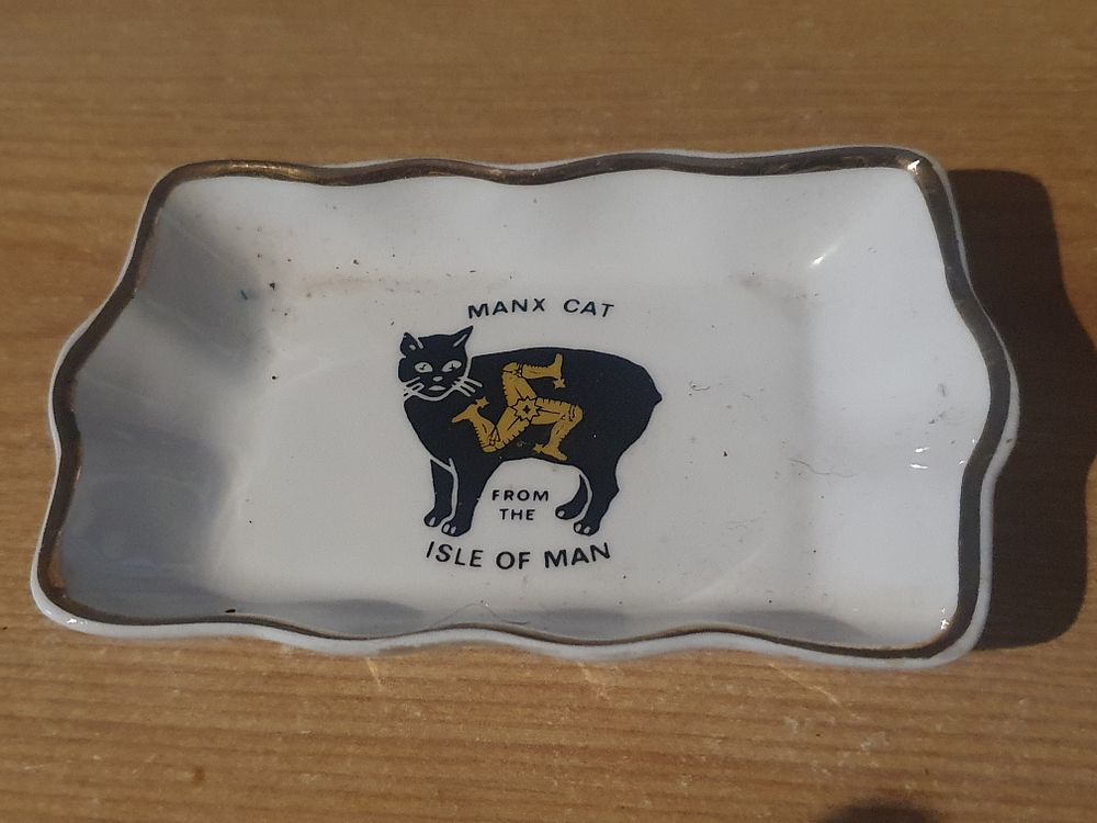 Lot 253: Vintage Manx cat