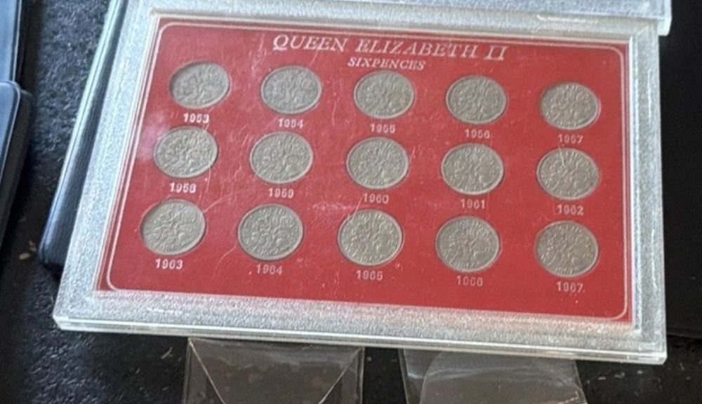 Lot 269: Cased coin set