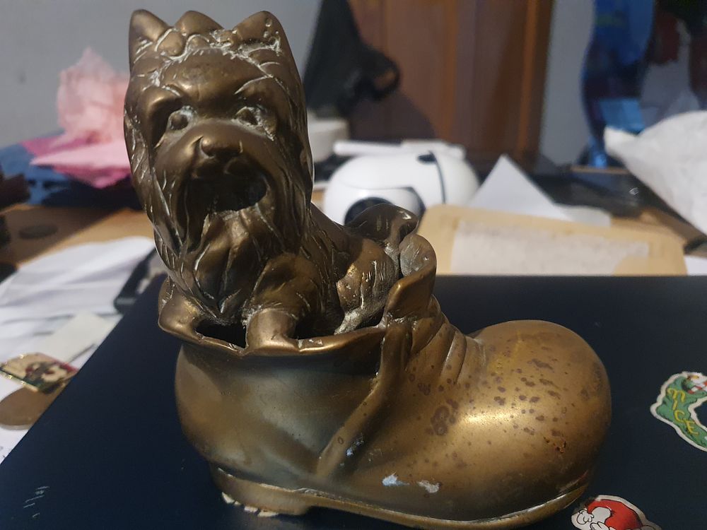 Lot 326: Large brass dog in boot
