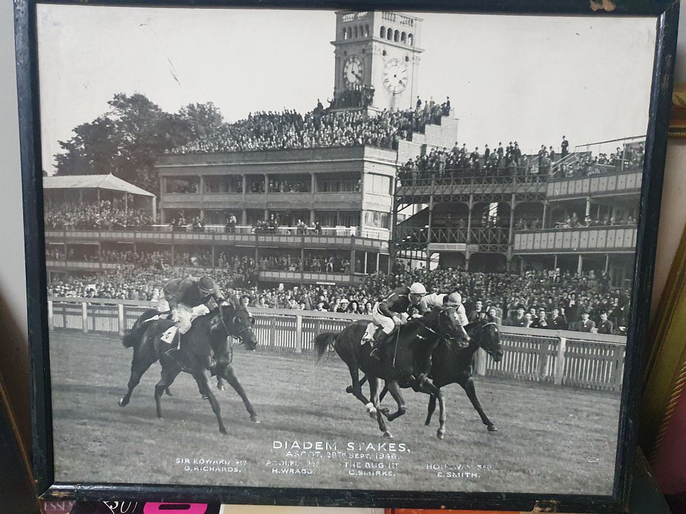 Lot 330: Vintage diadem stakes