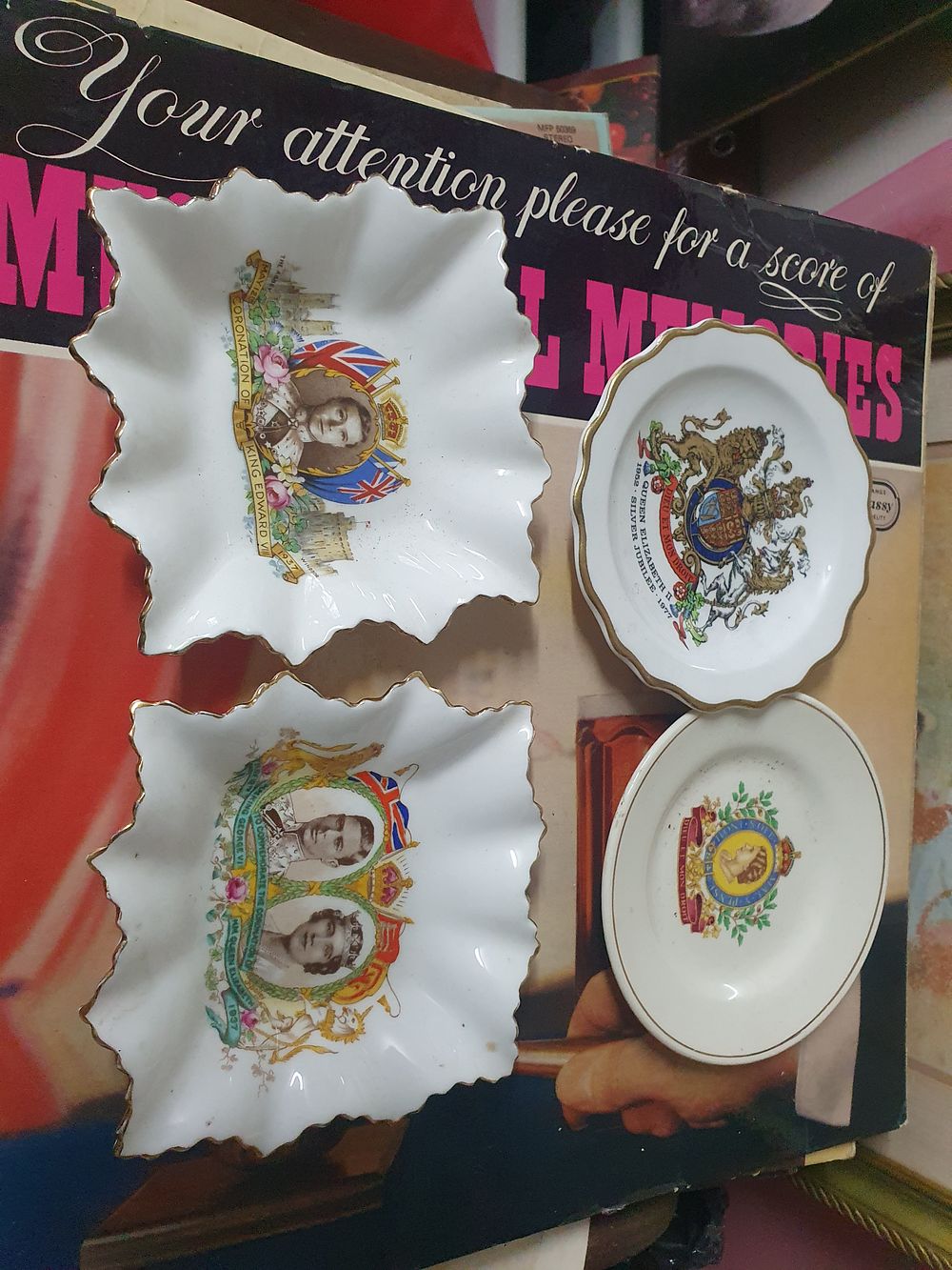 Lot 332: Royal family lot