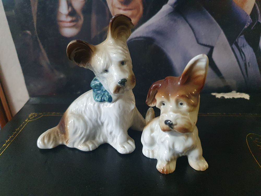 Lot 340: Pair of Vintage dogs