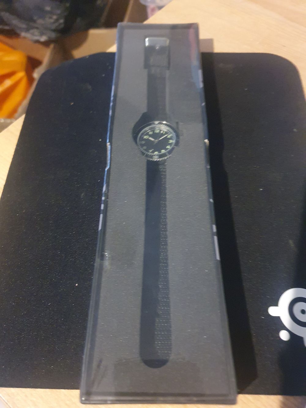 Lot 352: Boxed Miltary style watch