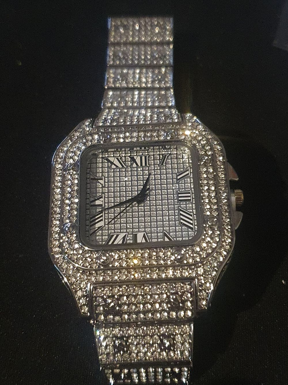 Lot 188e: Luxury gents watch