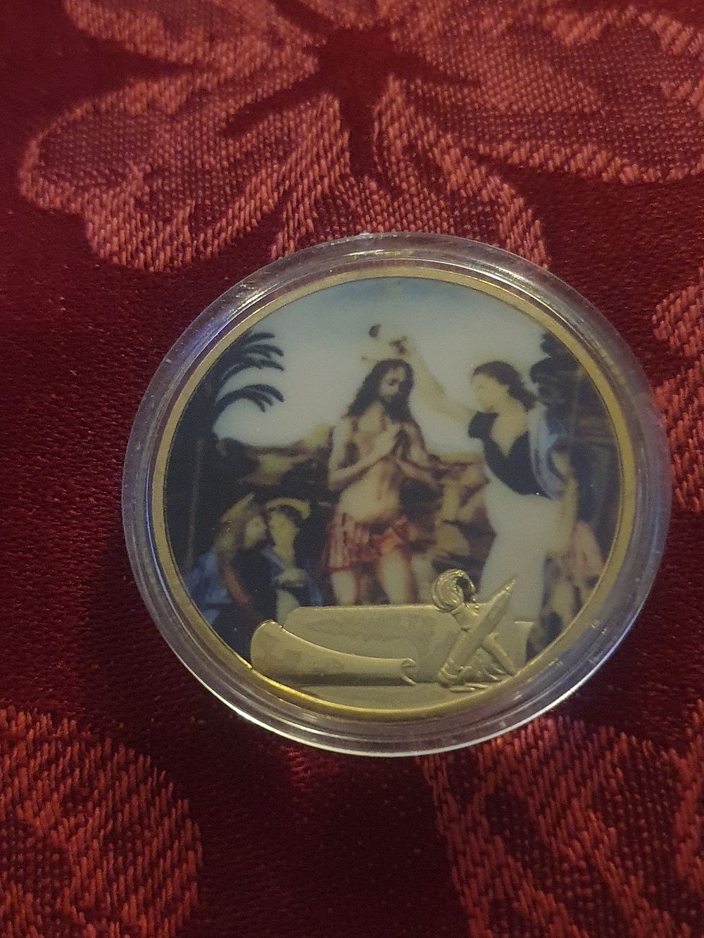 Lot 216: Cased reglious coin