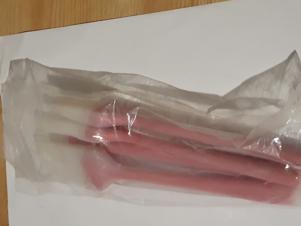 Lot 276: Pastry brushes