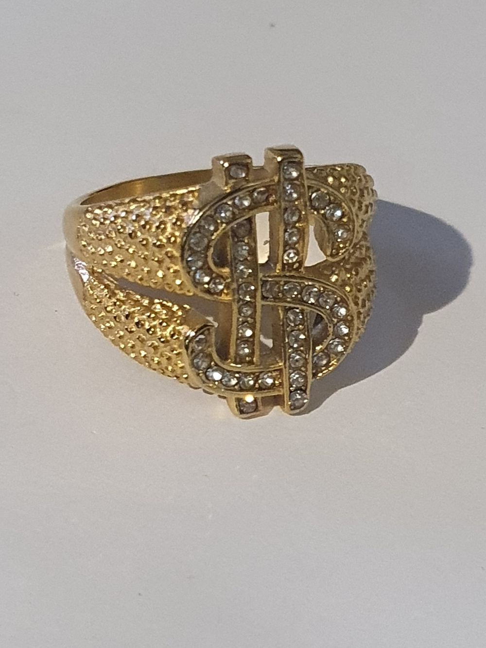 Lot 348: Large gents ring
