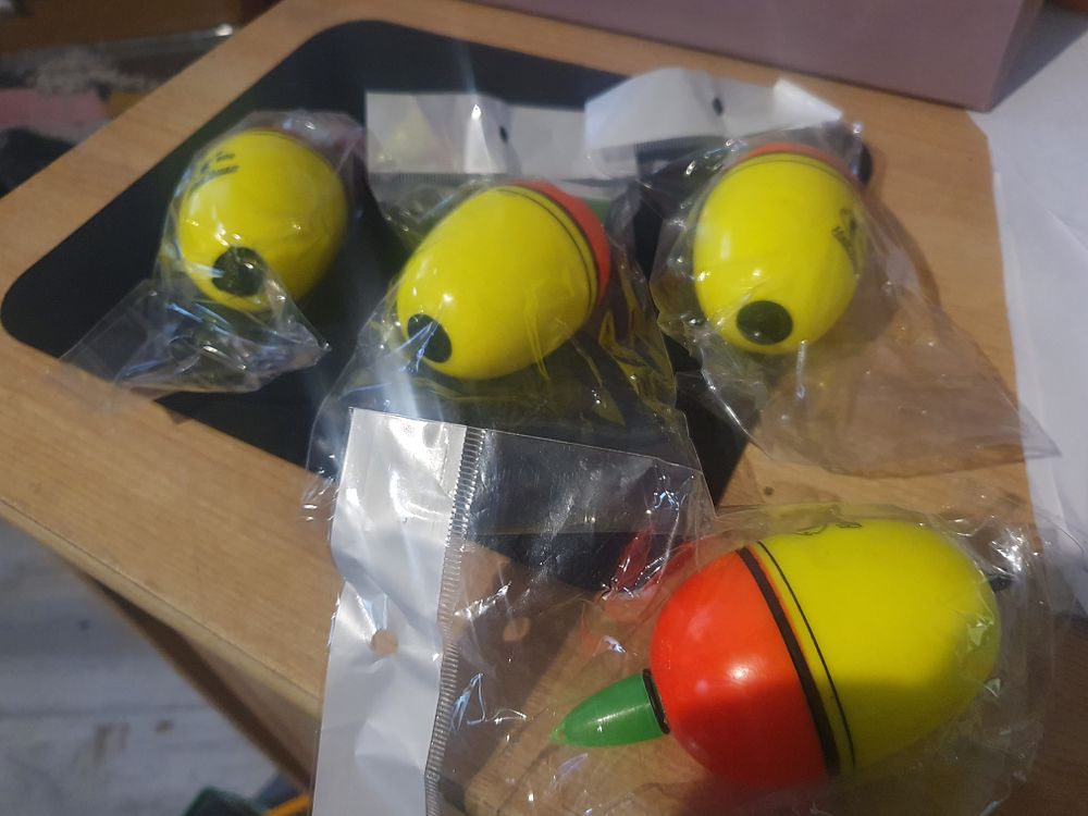 Lot 165: New fishing float lot