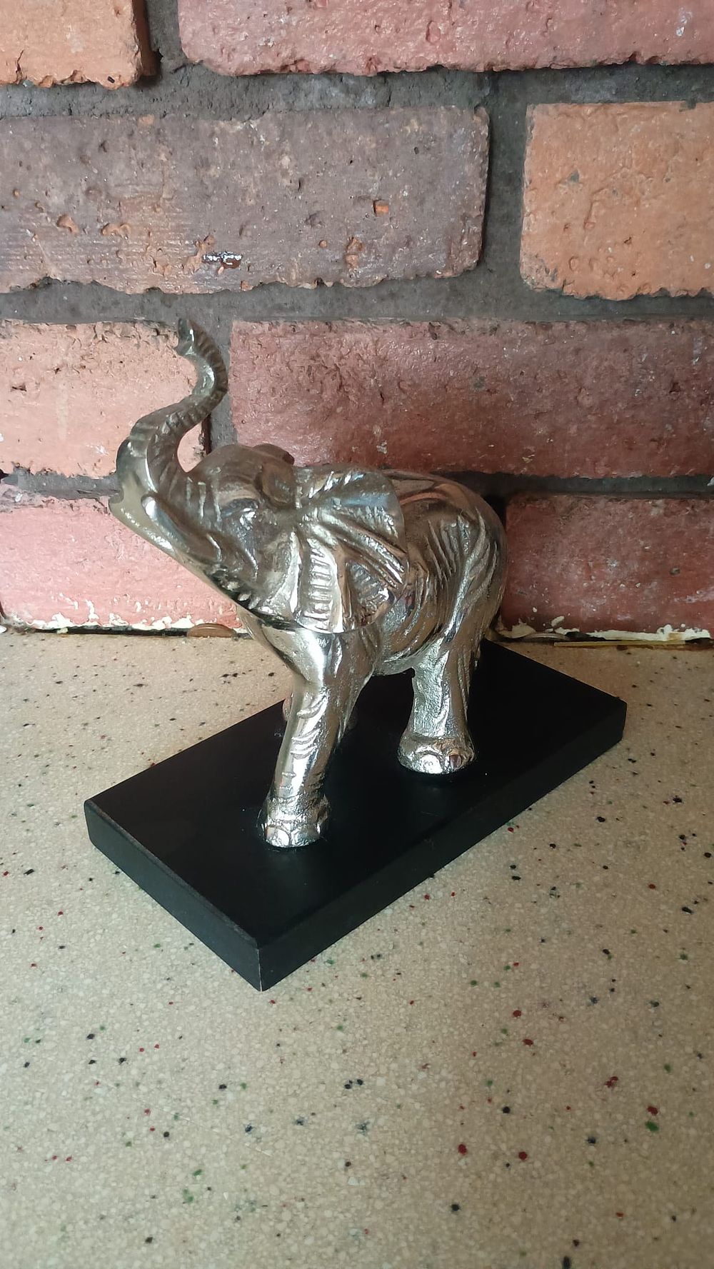 Lot 173: Elephant on Plithe