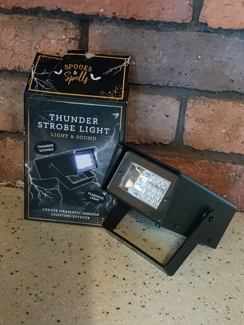 Lot 224: Boxed Thunder Strobe Light