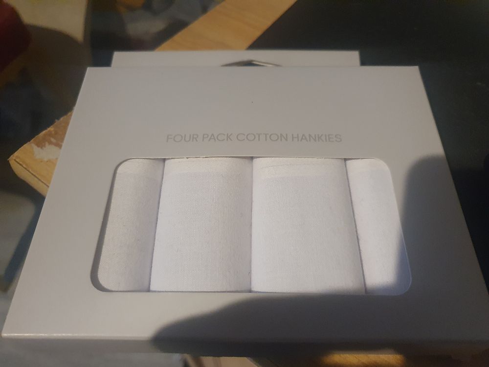 Lot 283a: Four pack cotton hankies