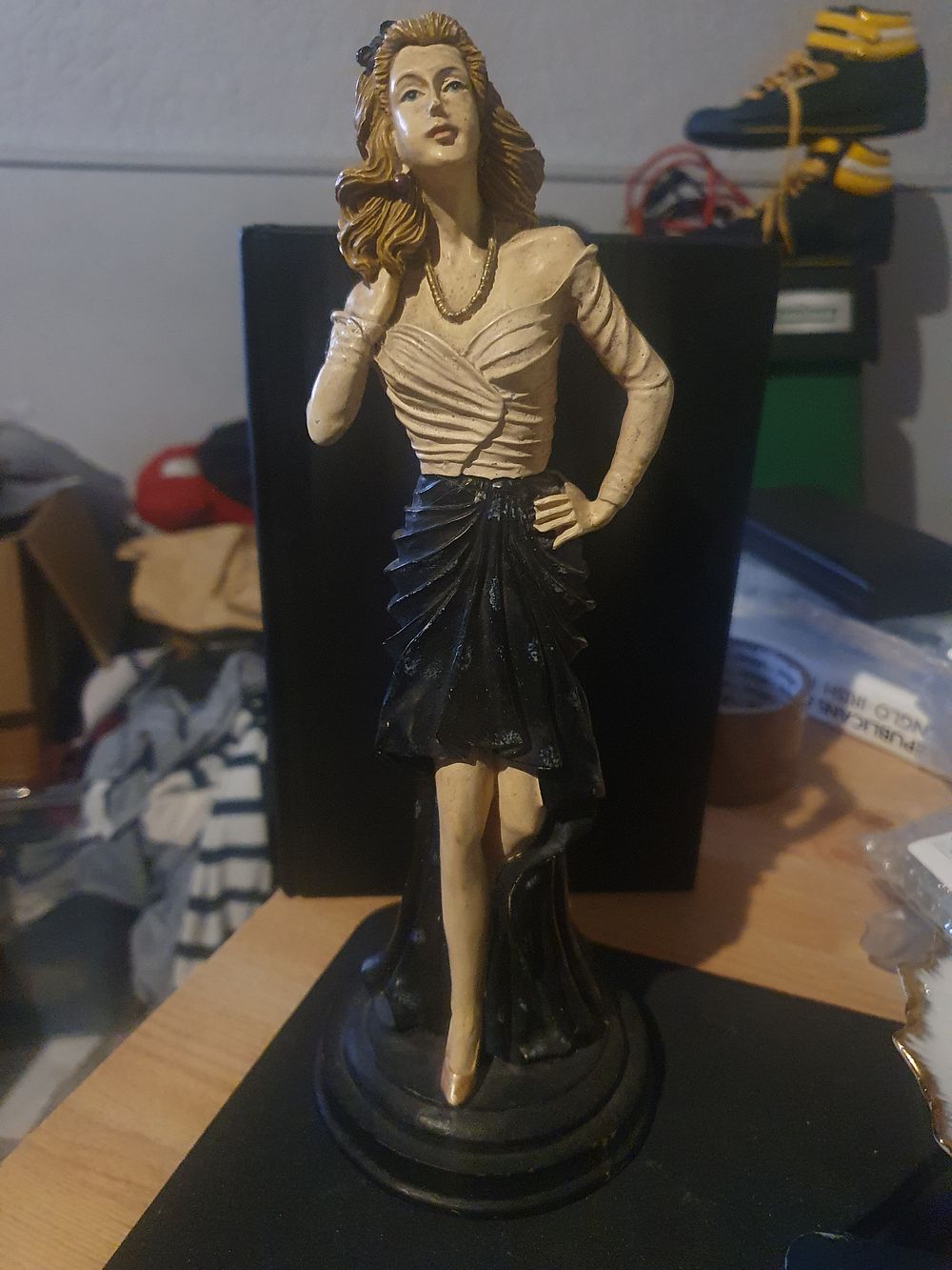 Lot 287: Vintage tall lady figure