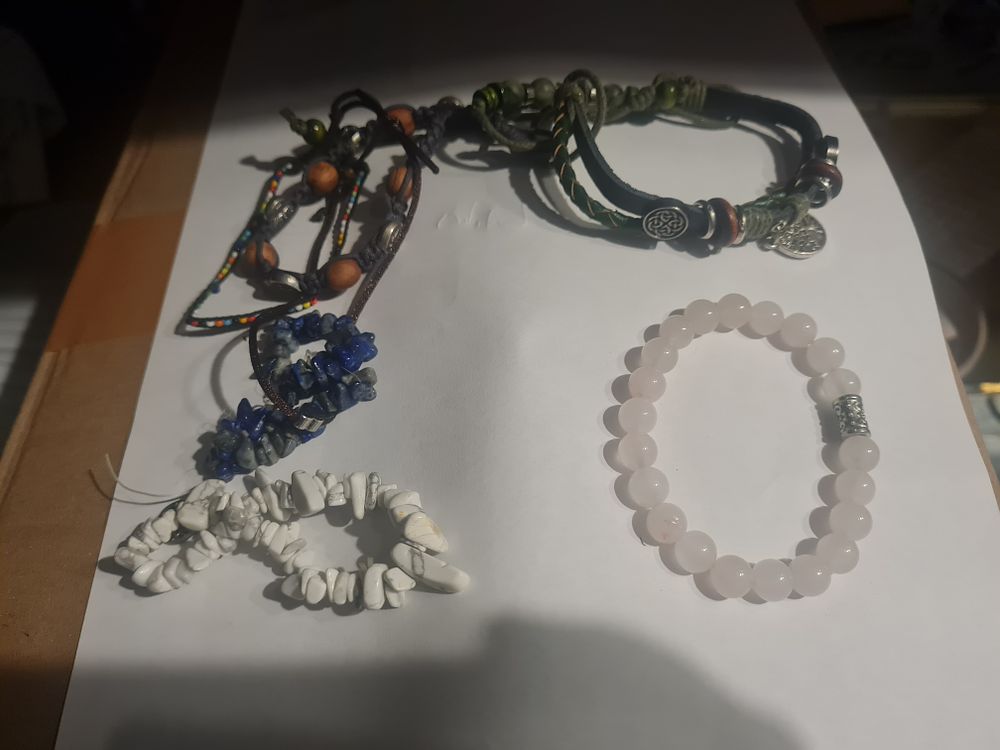 Lot 293: Collection of bangles