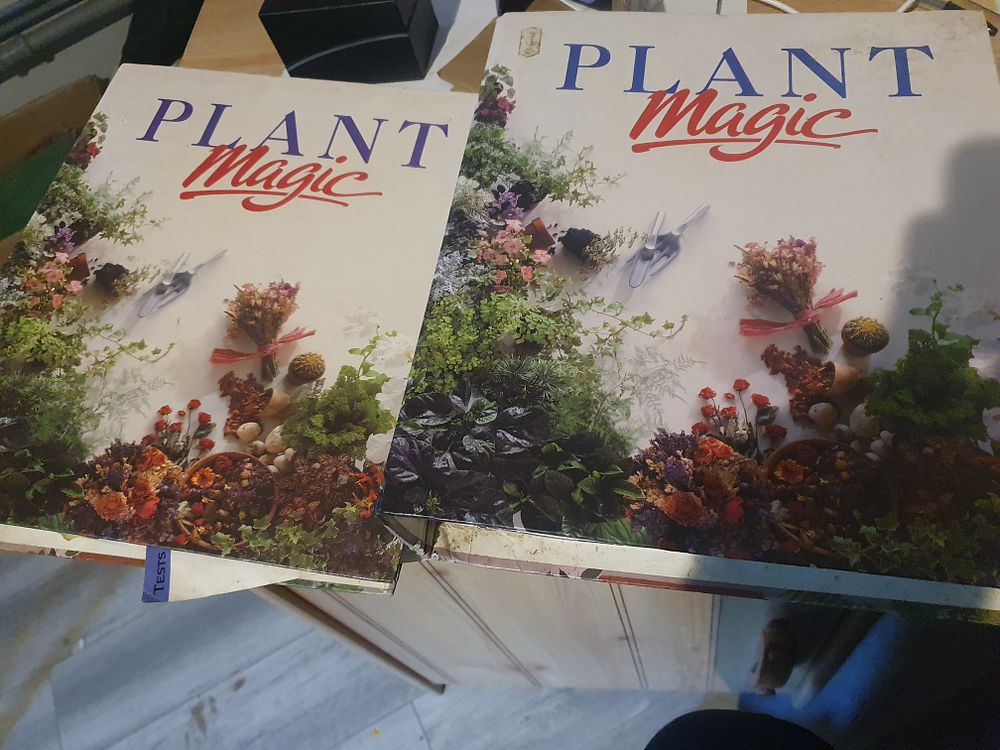 Lot 314: Plant magic folders