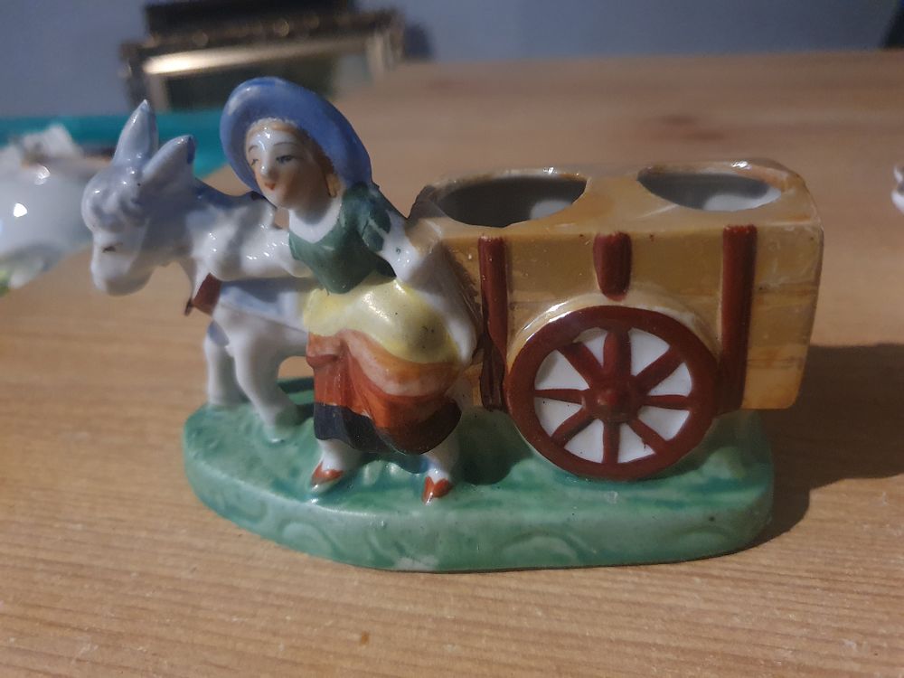 Lot 160: Vintage Japan horse cart