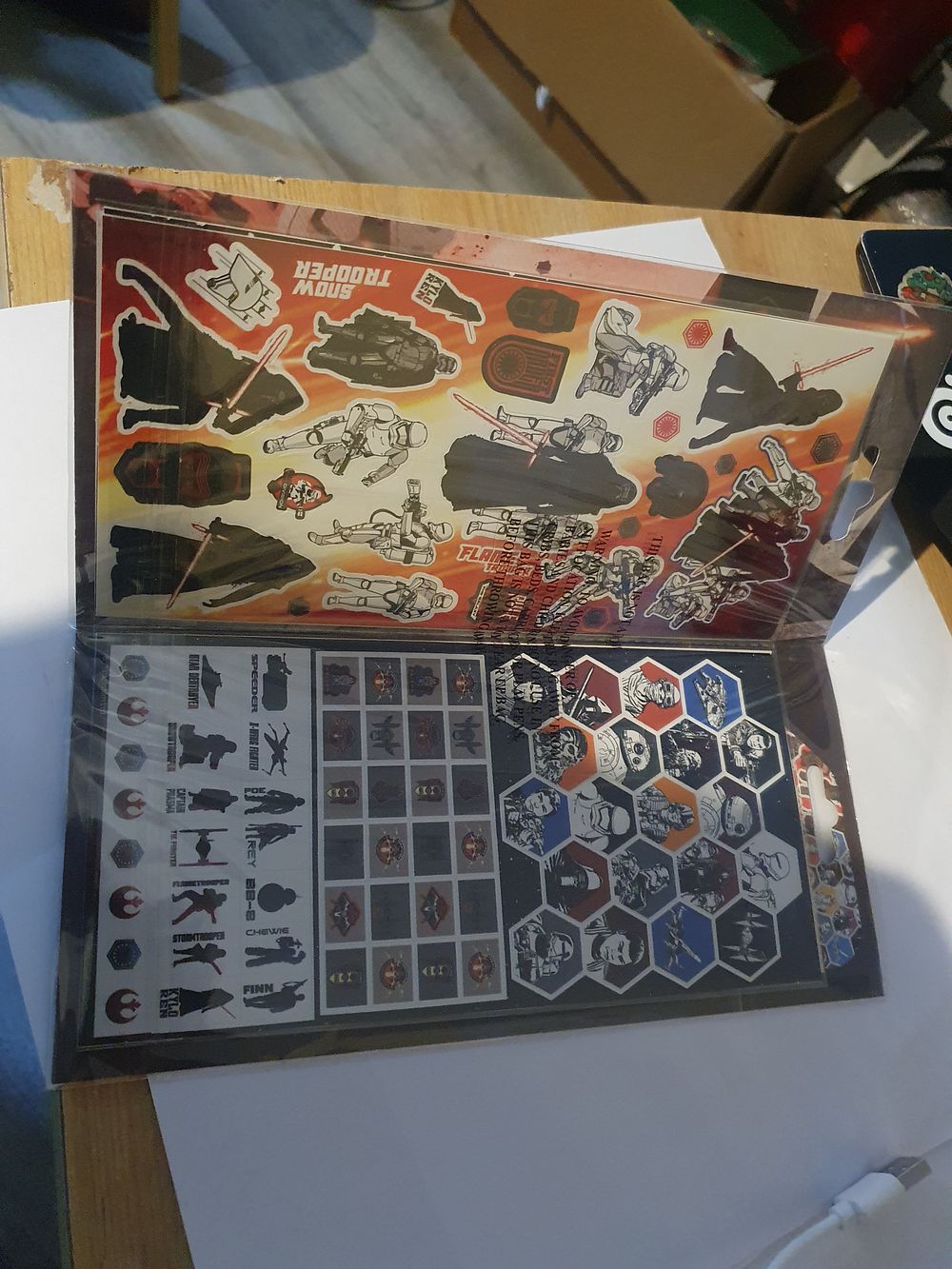 Lot 194: Star wars stickers