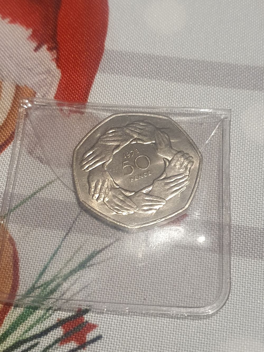 Lot 211: 1979 peace coin