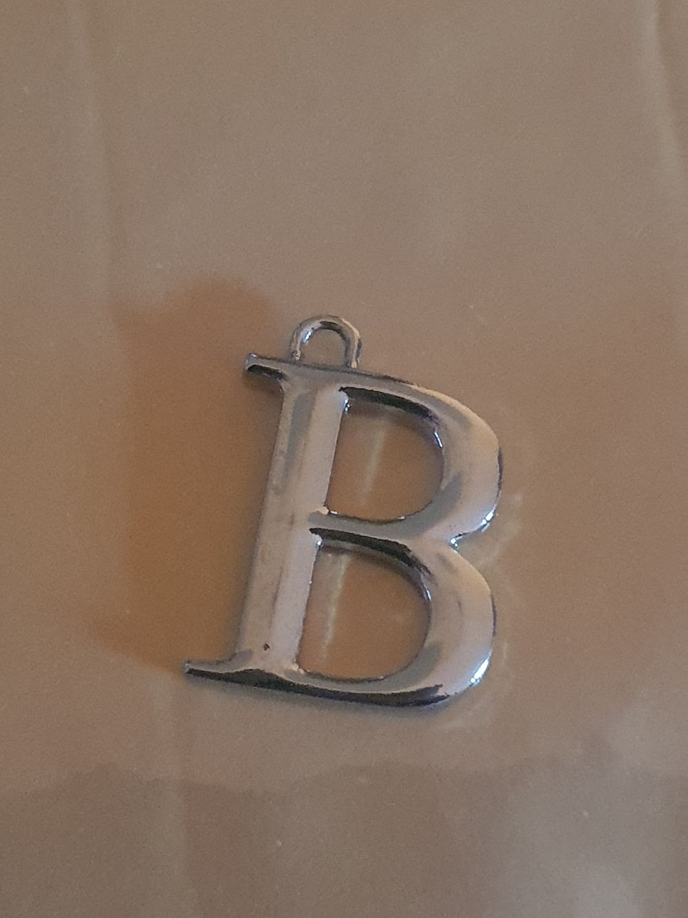Lot 112w: B pendant