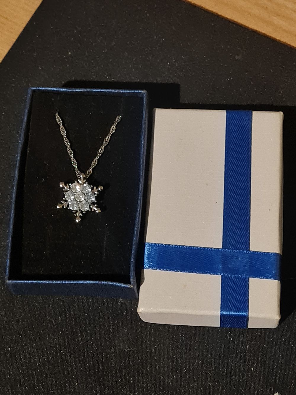 Lot 266: Boxed ladies chain