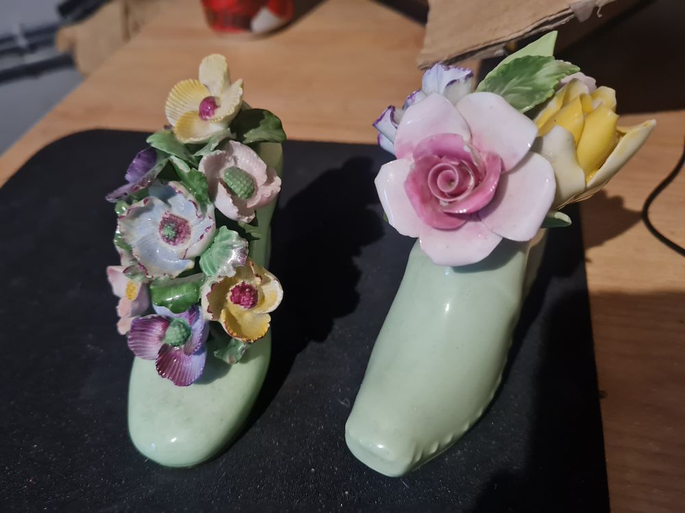 Lot 71: 2 flower boots