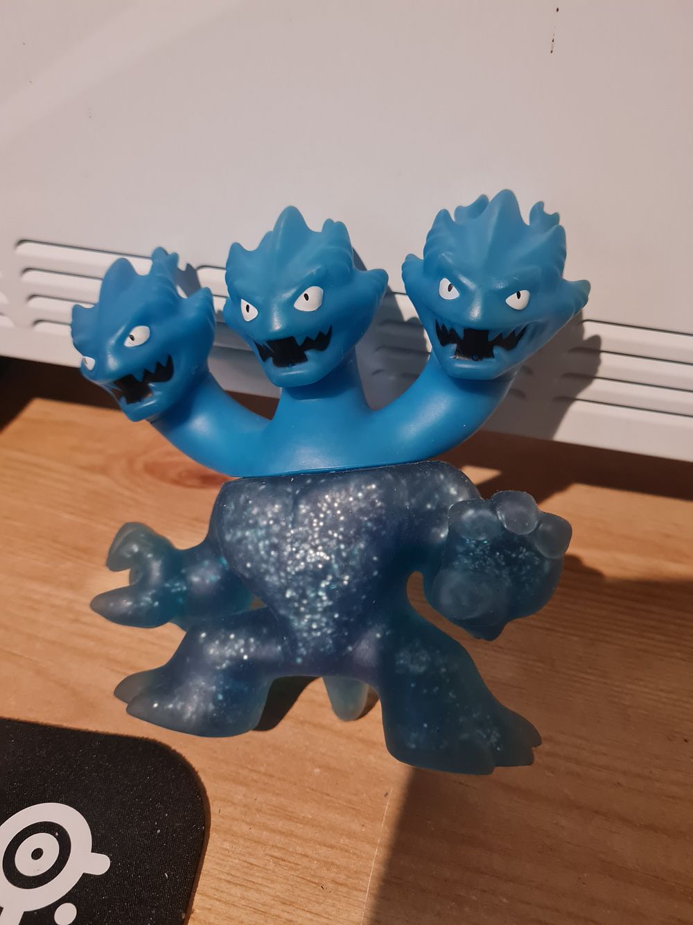 Lot 89: Heroes of Goo Jit Zu- HeroHeaded Hydra Stretch Figure Toy