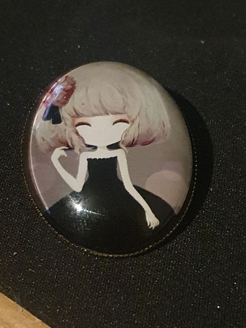 Lot 205: Cameo style broach