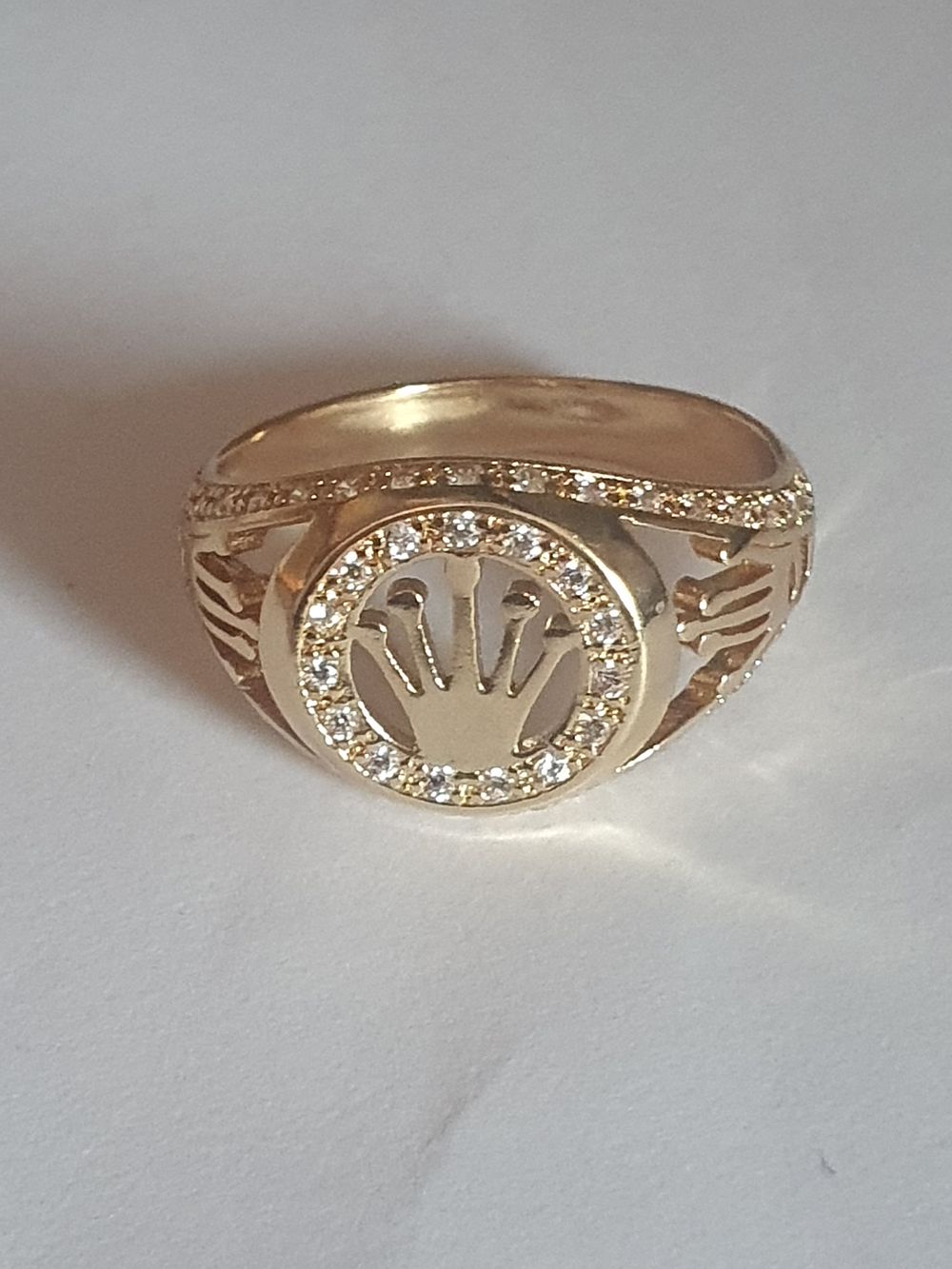 Lot 19h: Large ring