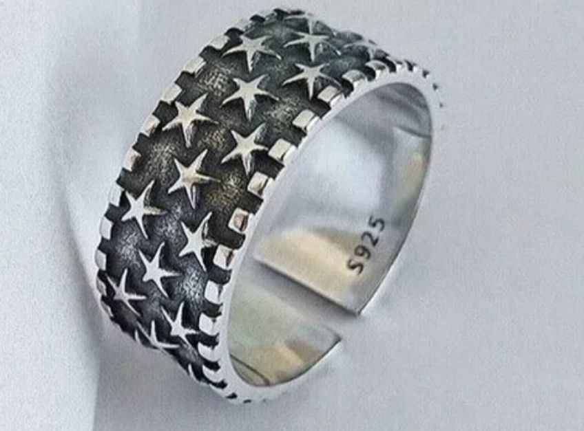 Lot 175: S925 ring