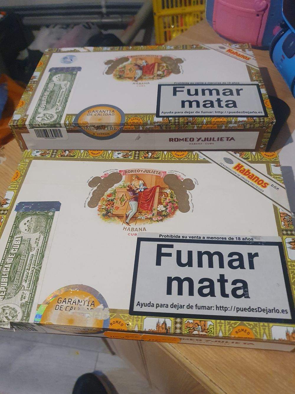 Lot 256: 2 cigars boxes