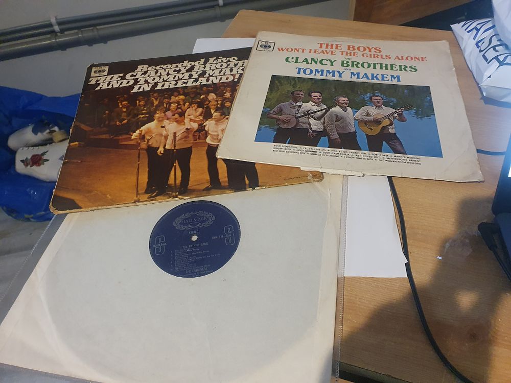 Lot 262: 3 irish vinyls