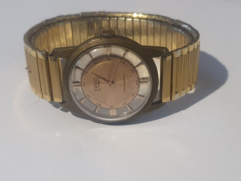 Lot 3p: Vintage fero 15 Jewels antimagentic watch