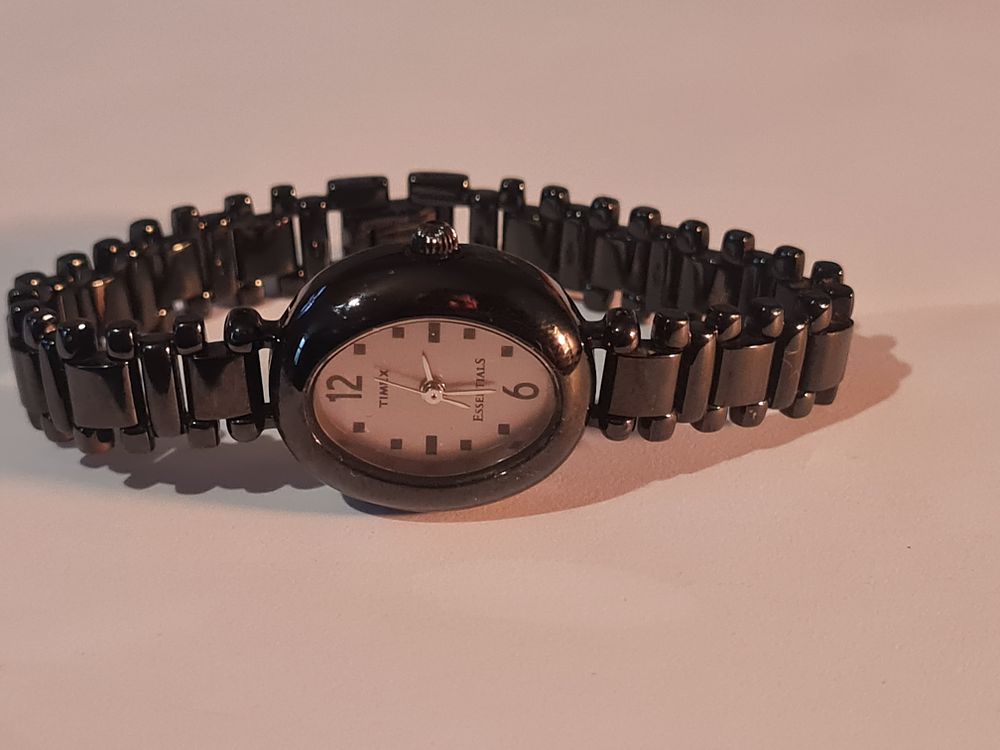 Lot 14b: Timex watch