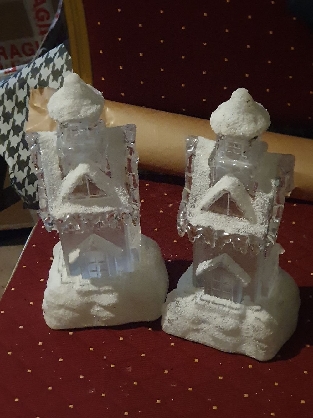 Lot 126: Christmas houses
