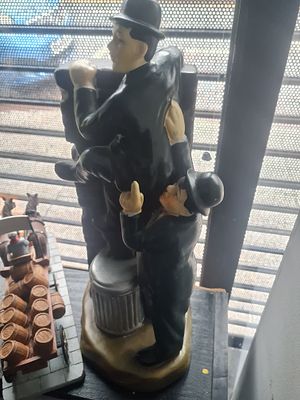 Laurel & hardy large figure