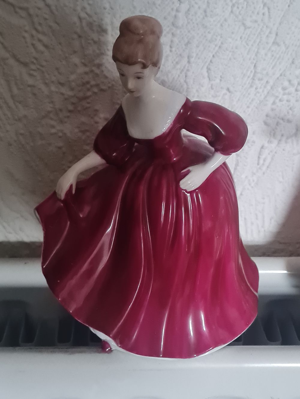 Lot 13c: Large lady figure