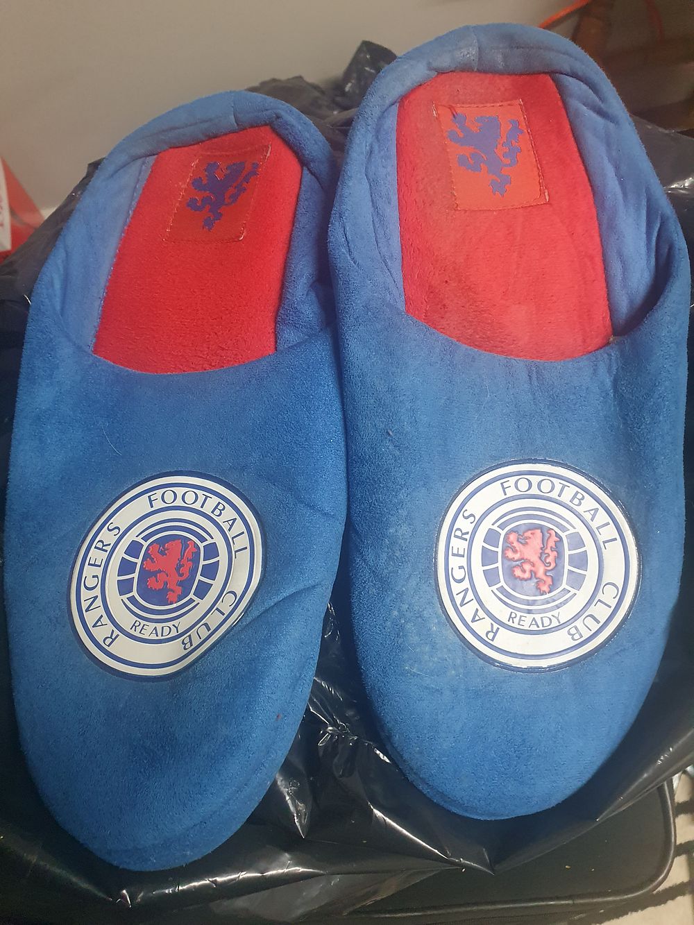 Lot 314: Rangers fc slippers