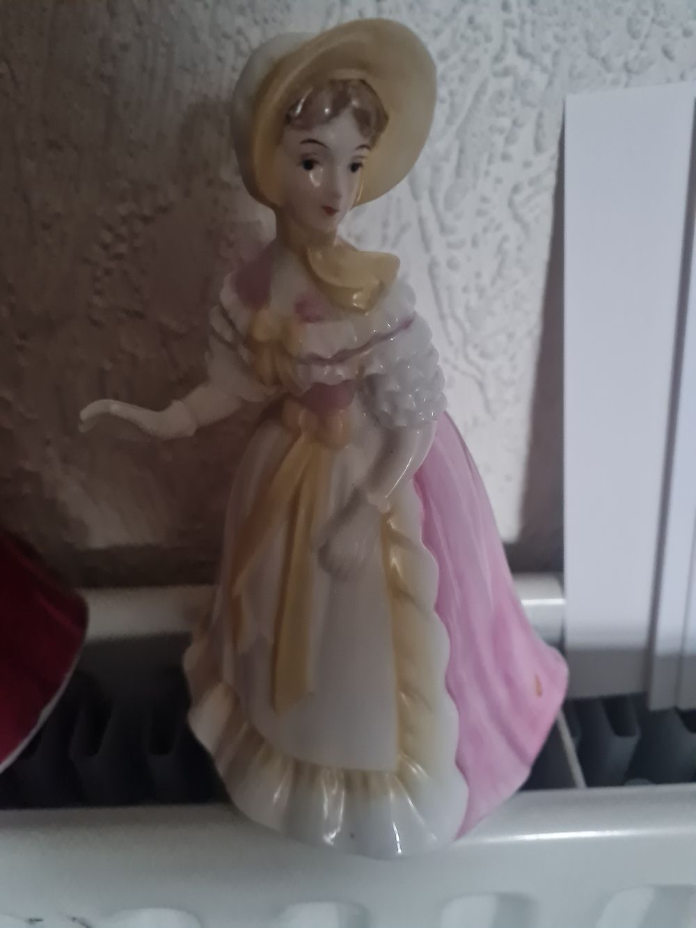 Lot 168: Large lady figure