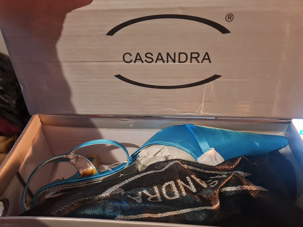 Lot 171: Boxed casandra shoes ladies
