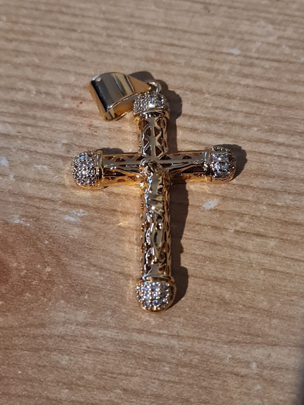 Lot 3c: Large cross pendant