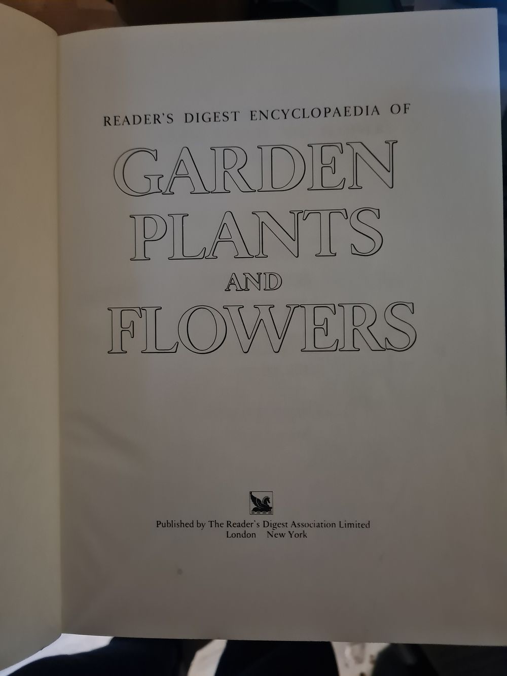 Lot 287: Garden plants and flower hardback